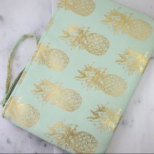 ❤️Mint Metallic Gold Foil Pineapple Clutch Wristlet